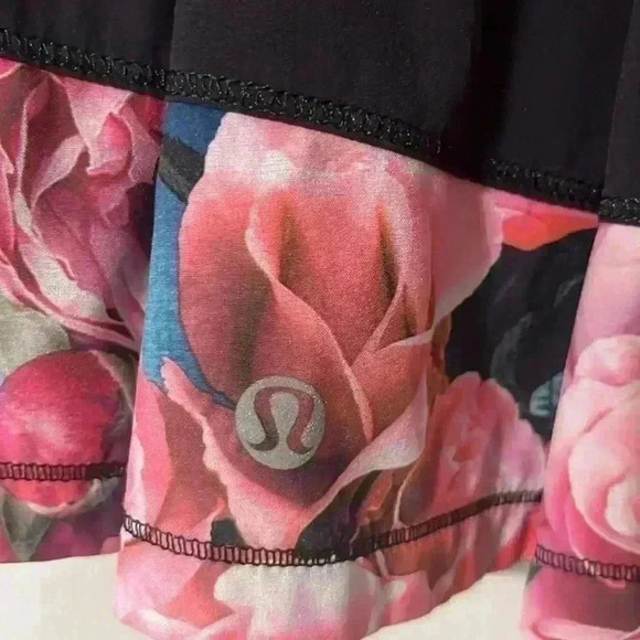 Lululemon Pace Rival Skirt (Regular) *4-way Stretch
Secret Garden / Black - Picture 7 of 9
